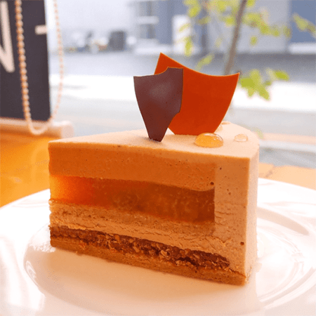 紅茶とアプリコットのムース｜八王子でケーキのデリバリーならBASEL DELIVERY SERVICE